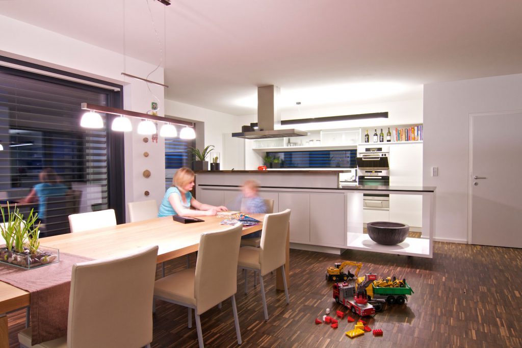 © Loxone Smart Home Innenbeleuchtung Küche